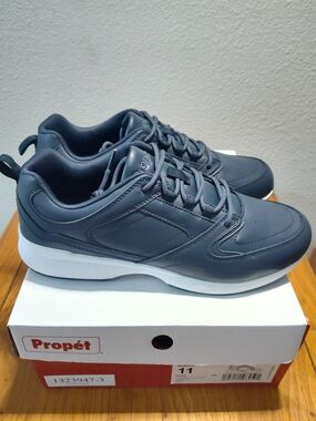 Propet Lifewalker Sport Women's Size 11 D Wide Walking Shoe Leather Navy Blue